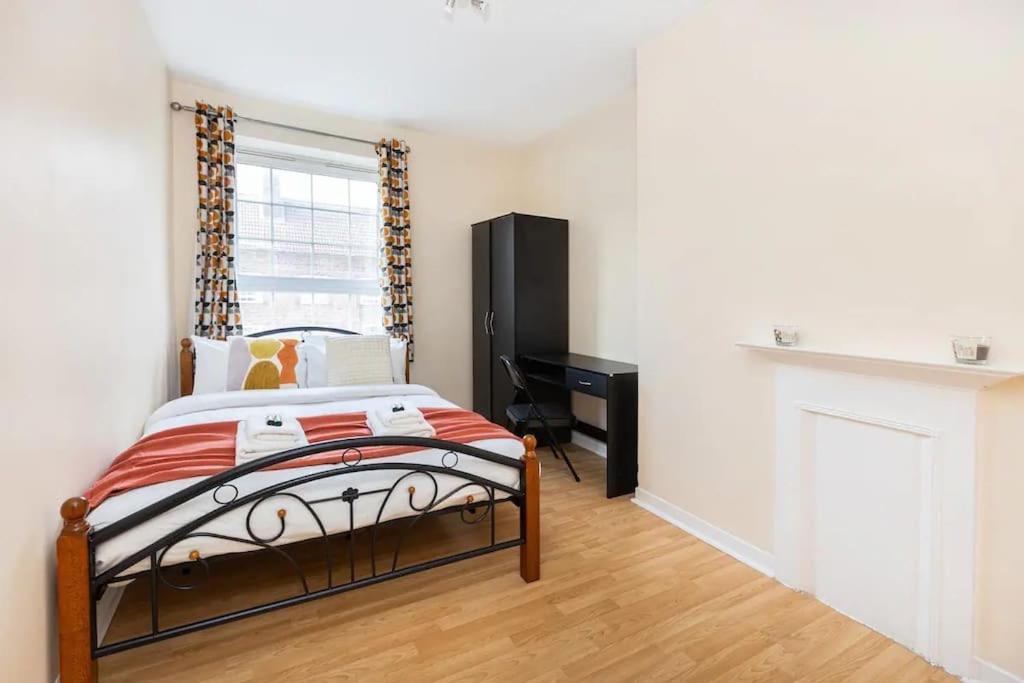 Tranquil 1Br In South Bank With Onsite Parking Apartment Лондон Екстериор снимка